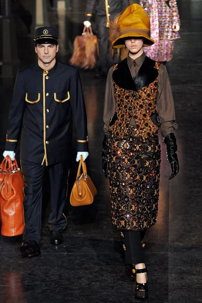Look 35